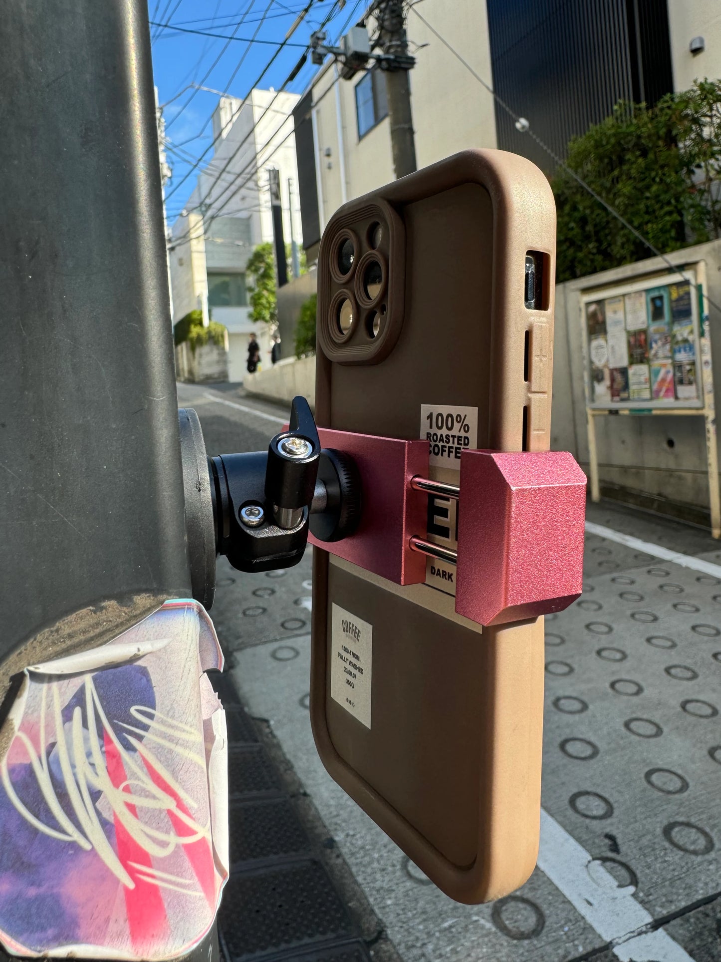 「角度調整可能」マグネット式携帯スタンド+自由ボール360度回転雲台